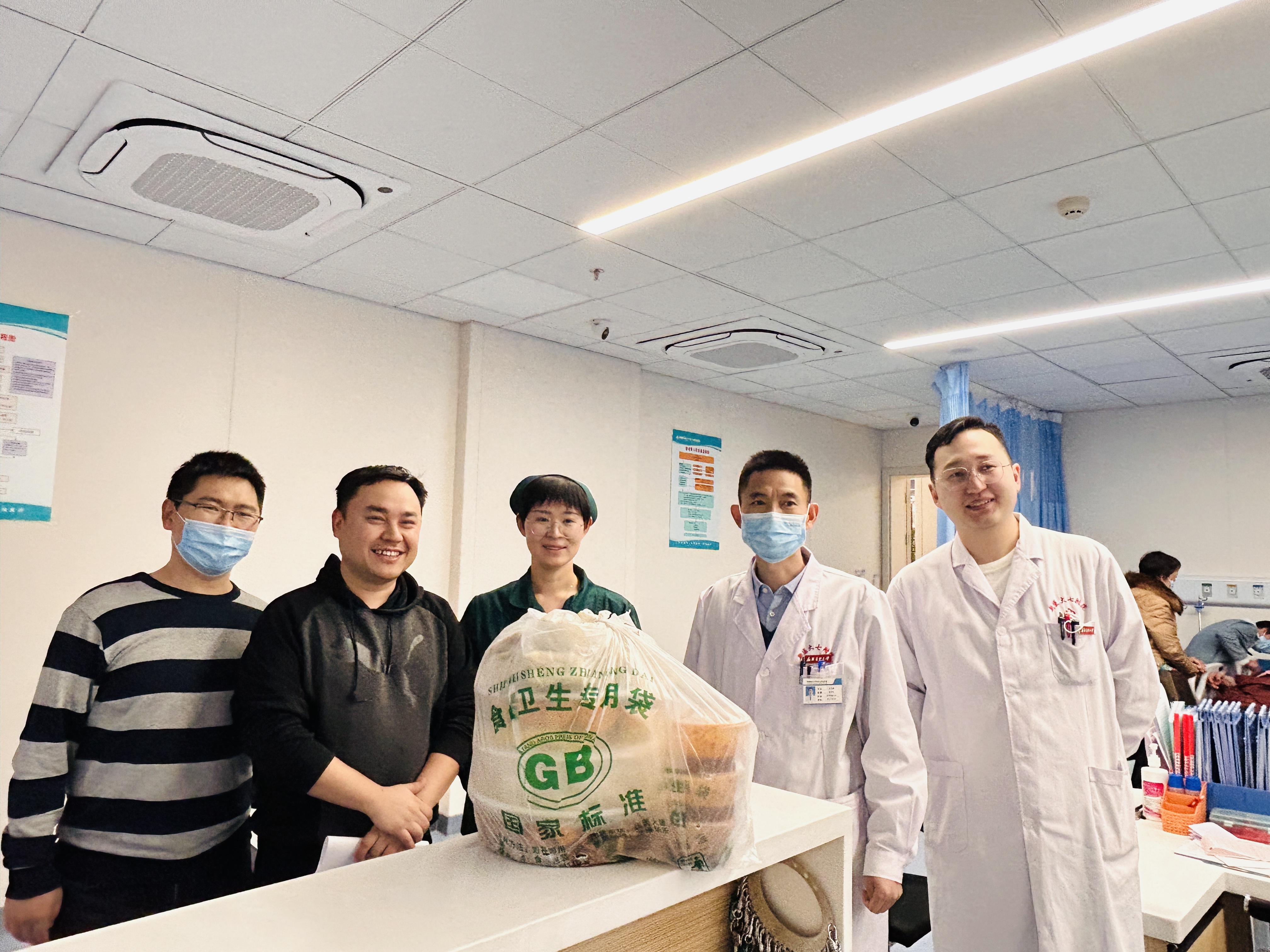 小小饺子香，暖暖冬至情——我院为临床、医技医护及住院患者送上冬至饺子