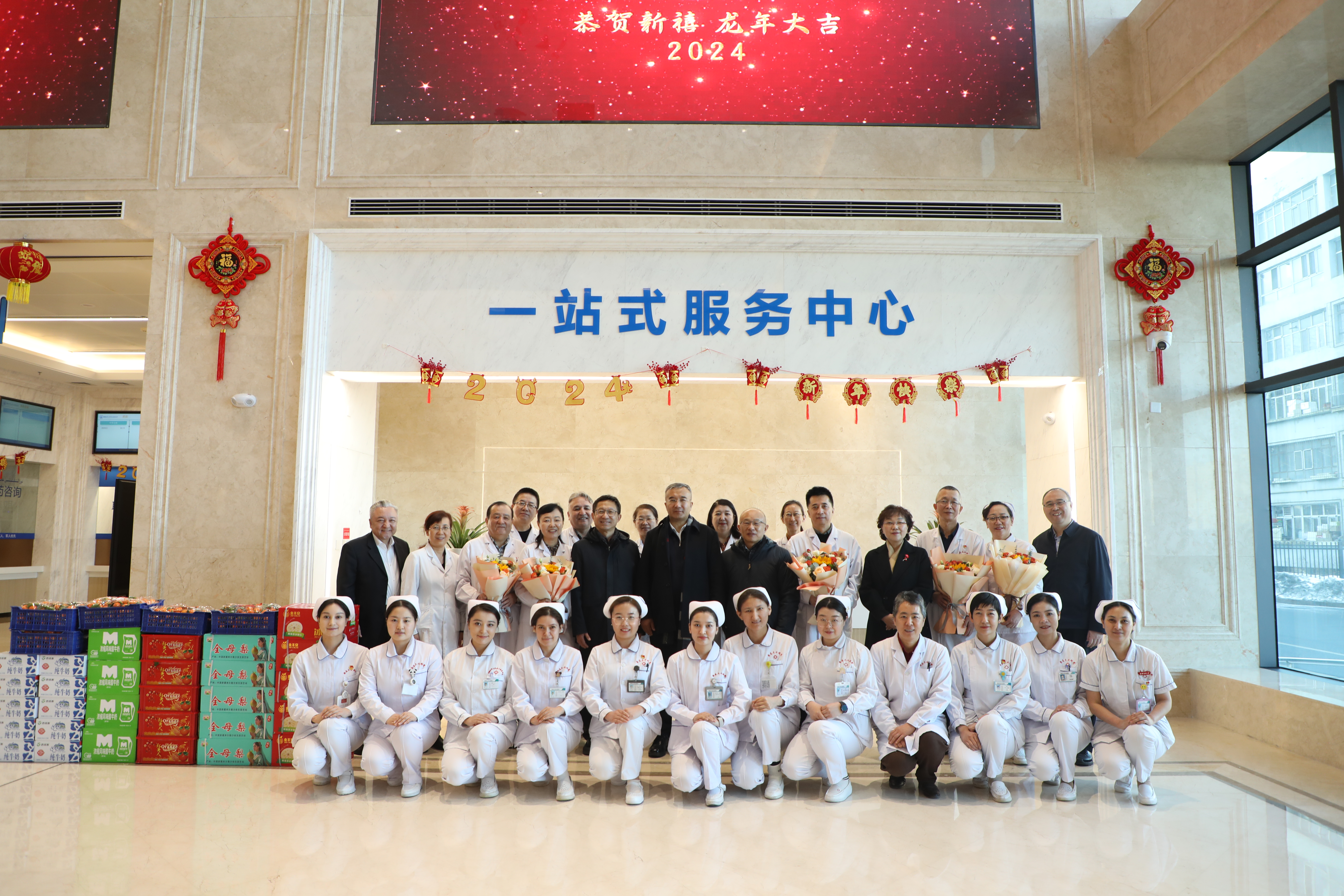 新春祝福 致敬坚守——自治区领导来院看望慰问临床一线医务工作者