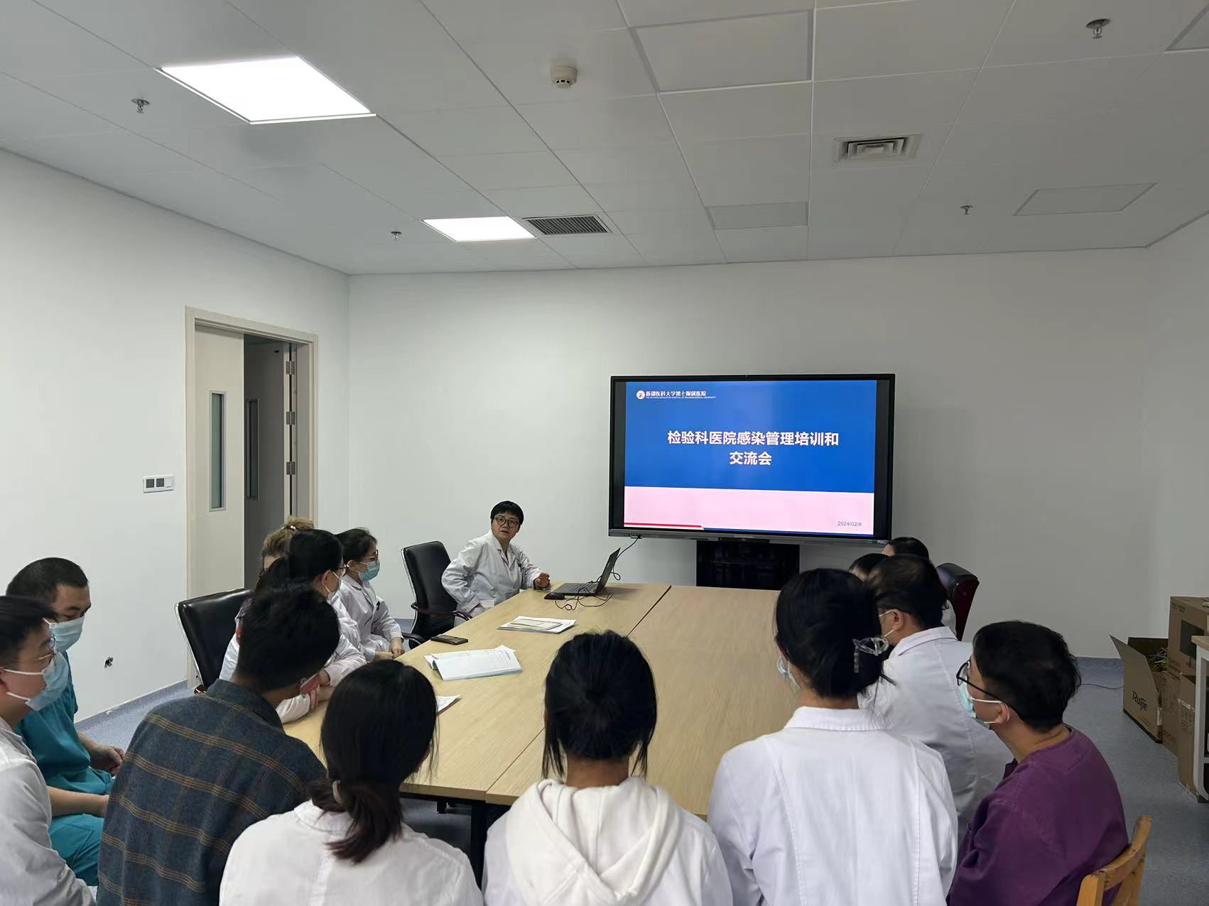 加强医院感染培训，保障医疗质量