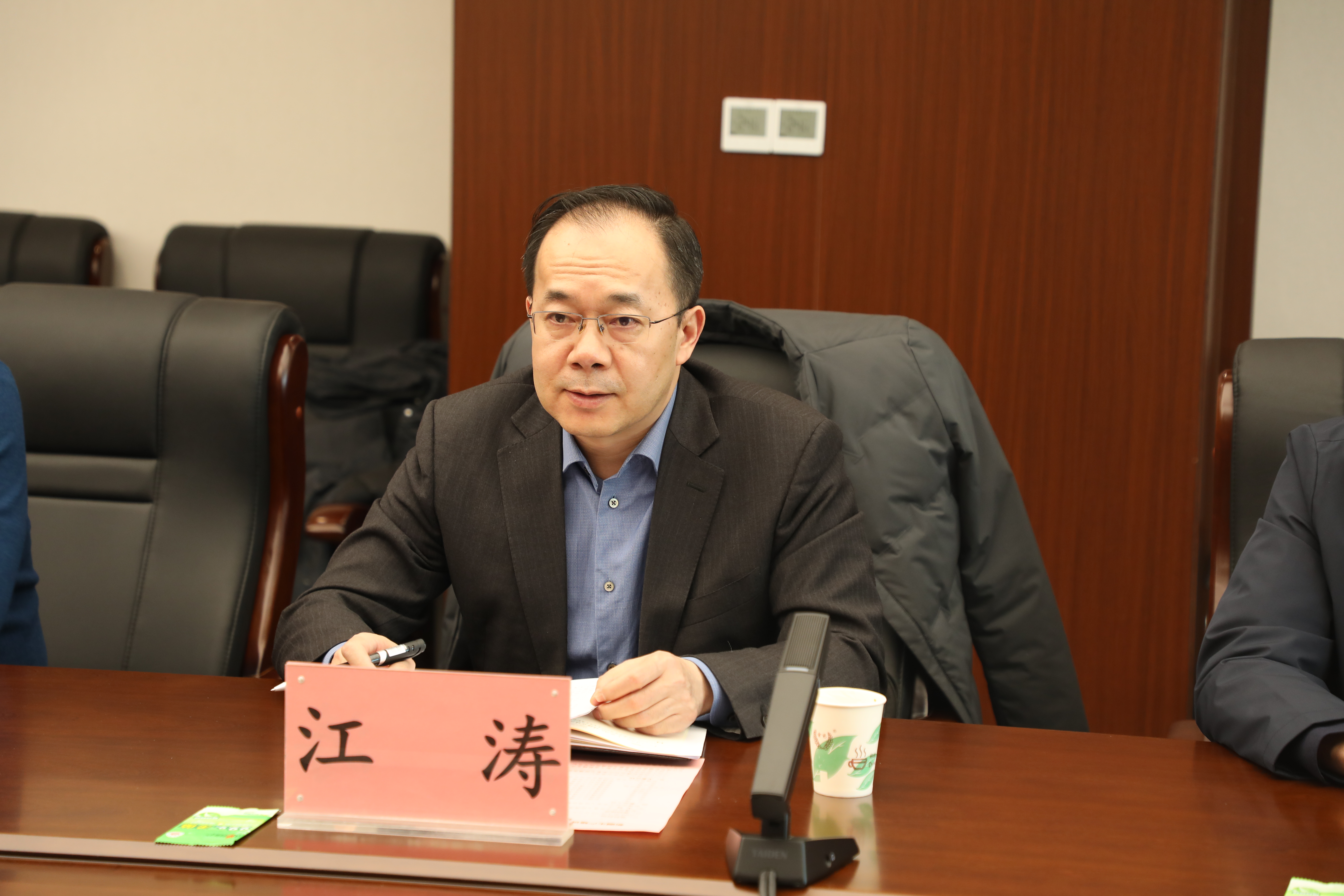 共建促发展 携手向未来——新疆生产建设兵团医院眼科中心精准支援帮扶我院签约仪式成功举办！