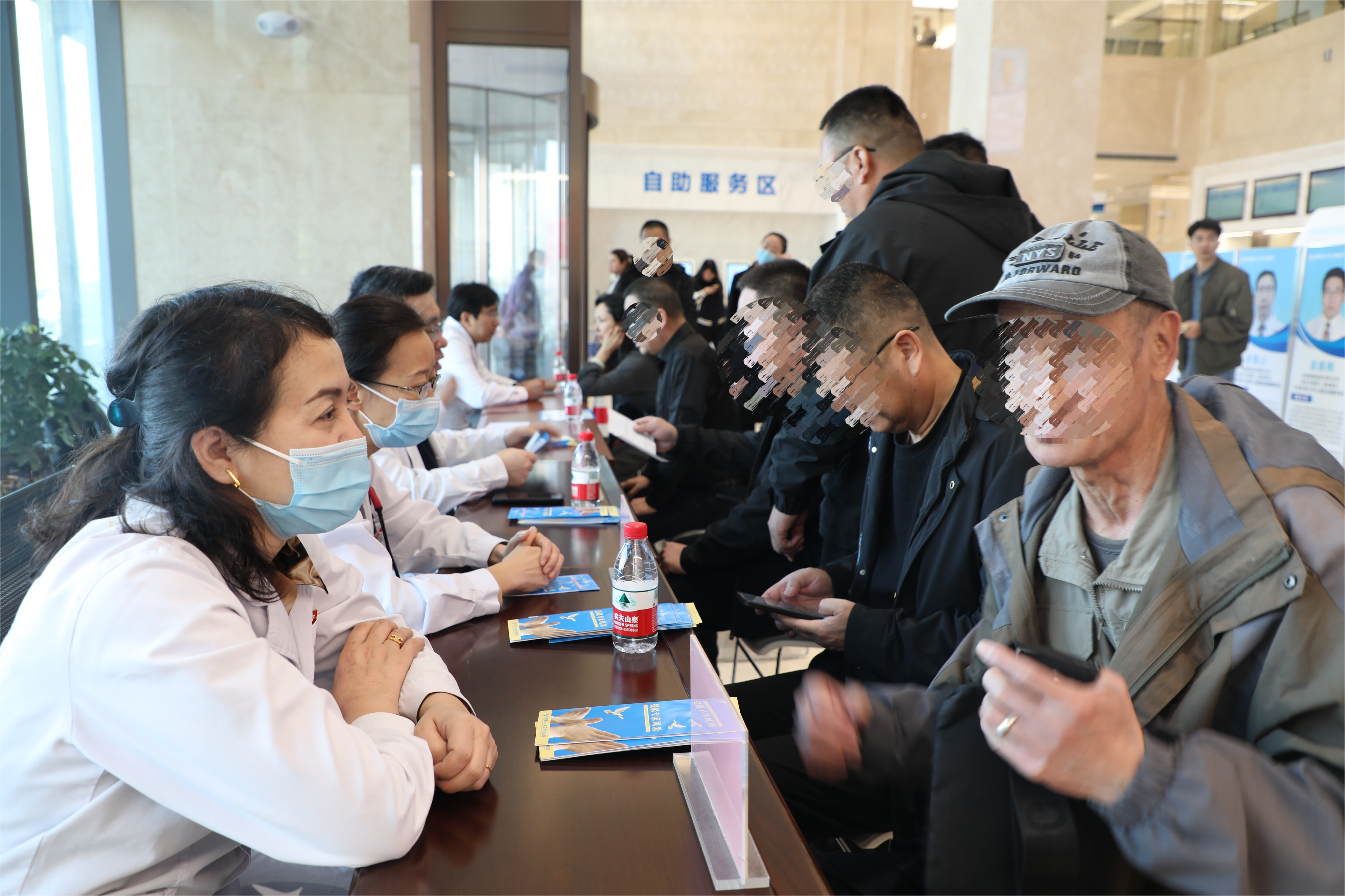 兵地融合惠民生 专家义诊暖人心