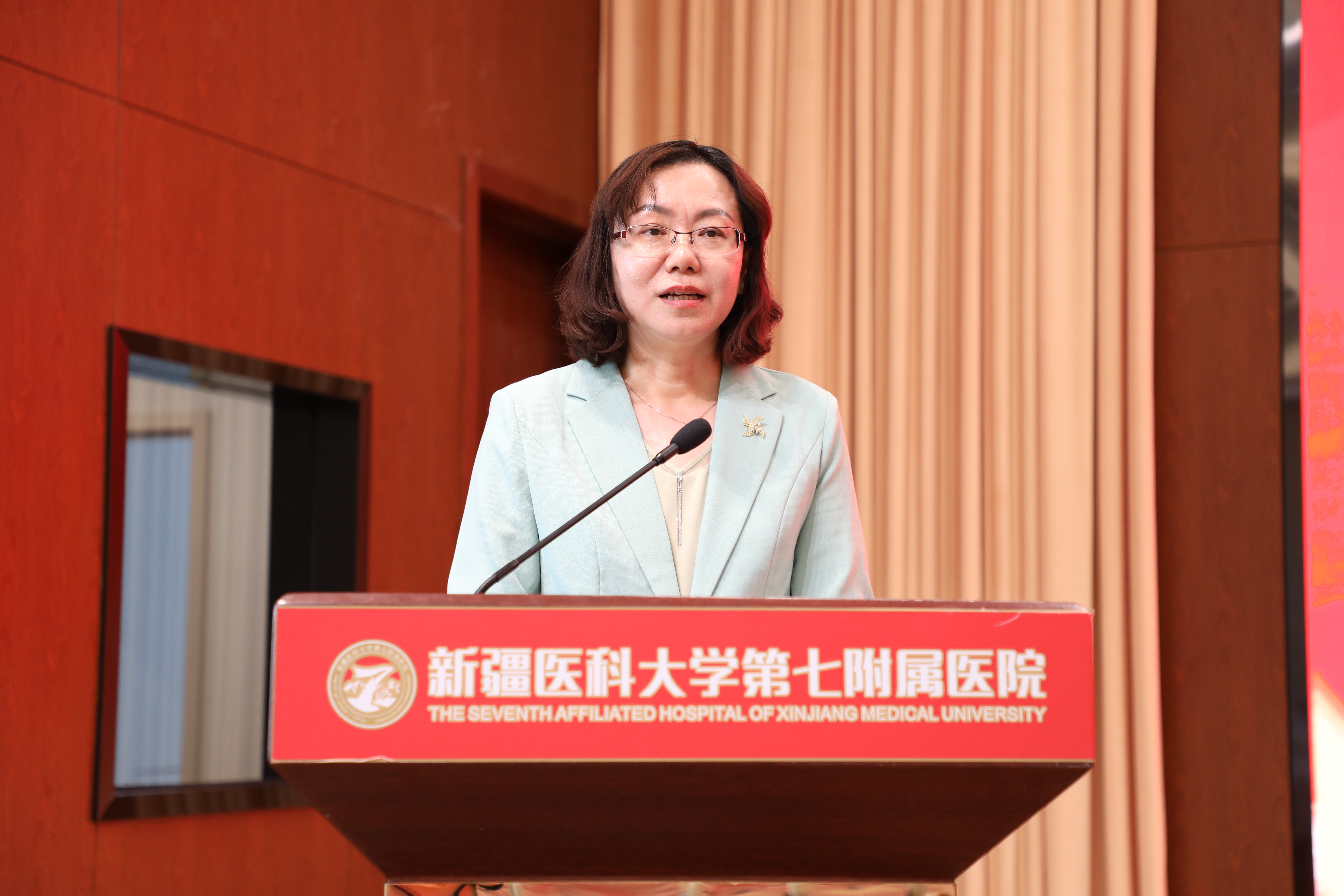 发展护士队伍，优化护理服务——我院召开5.12国际护士节庆祝暨表彰大会