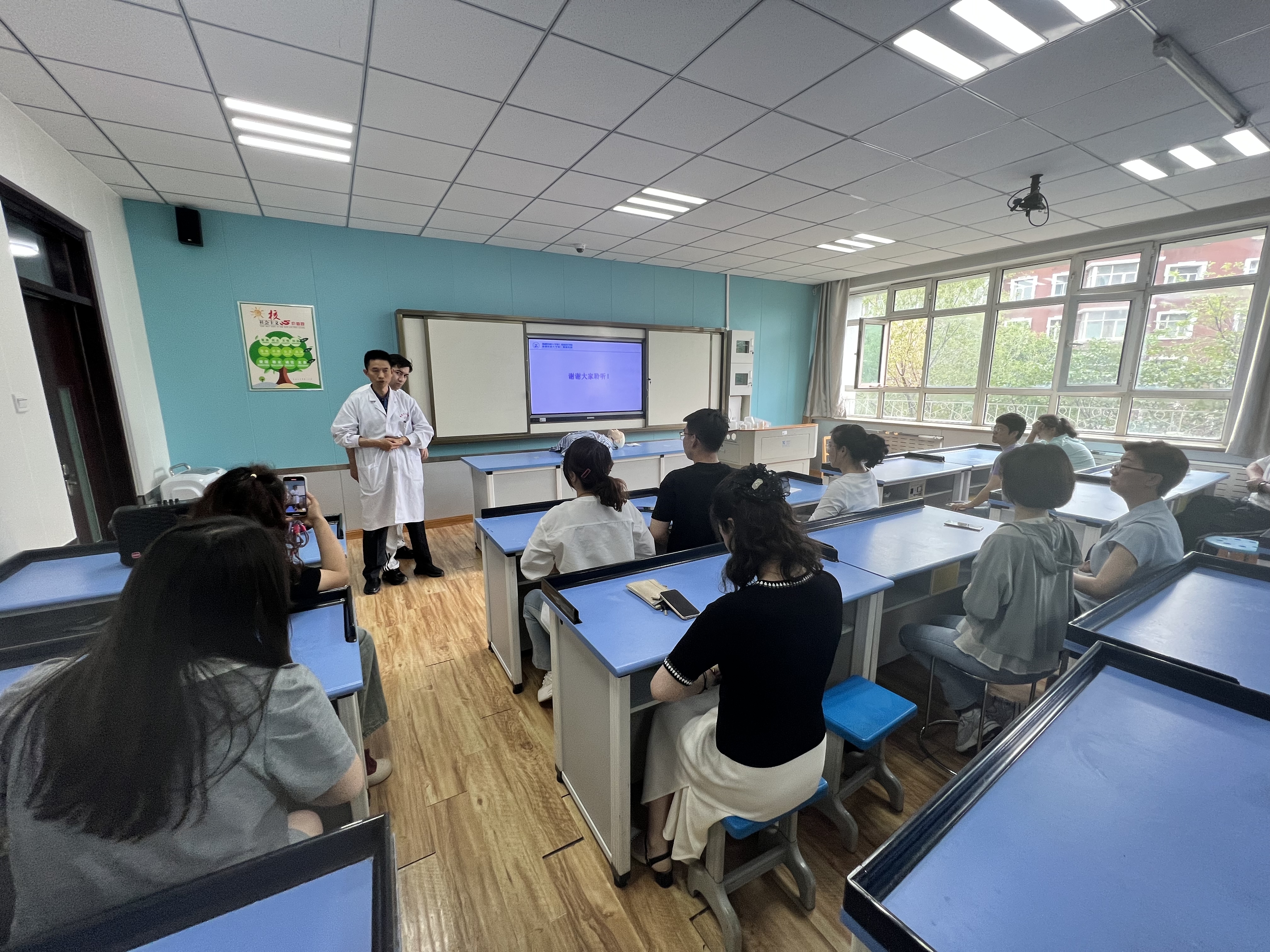 关注健康，守护生命——爱心义诊进校园