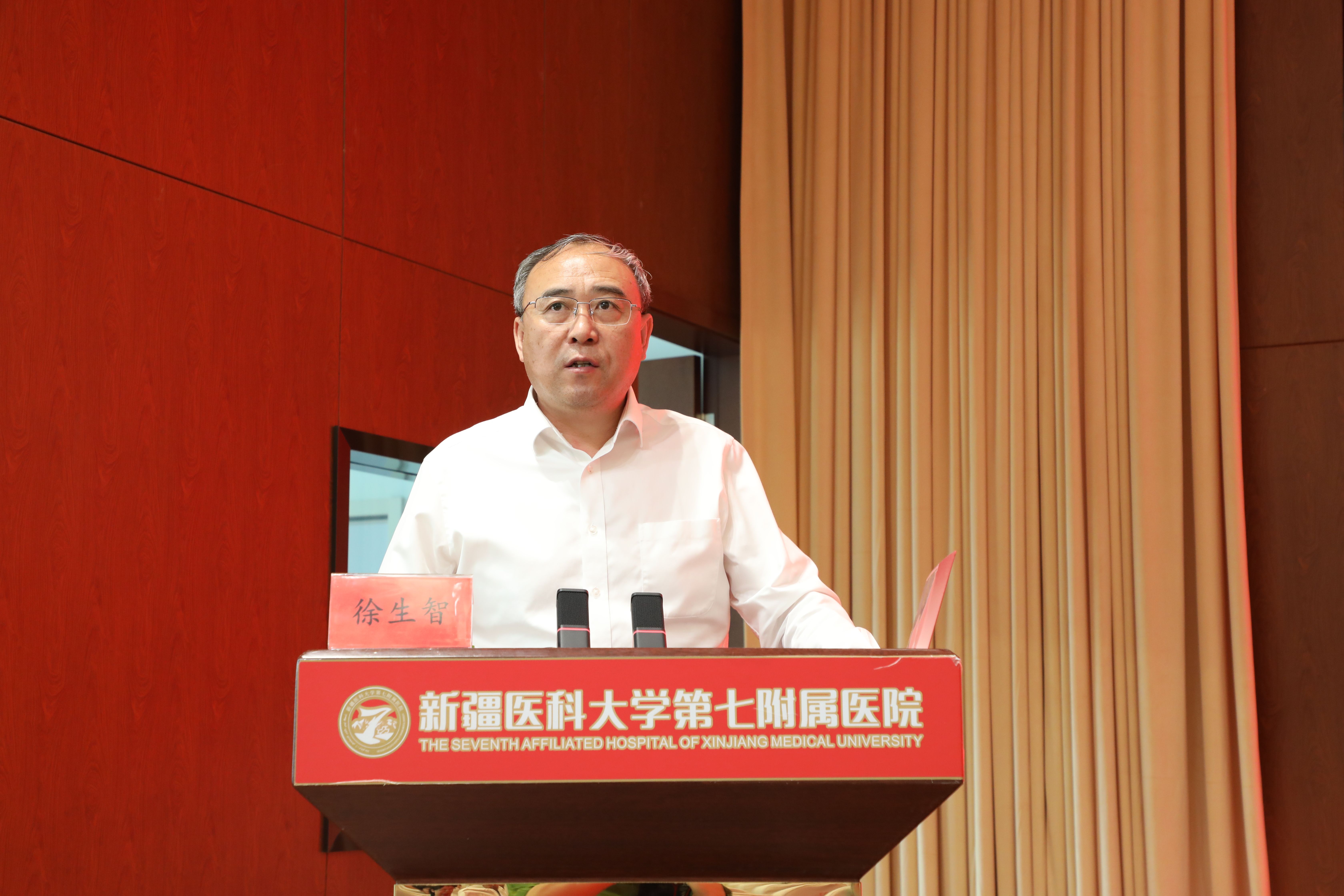 “青春奋进新时代，护士仁心谱华章”——2025年“五四”青年节暨“5·12”国际护士节庆祝表彰大会