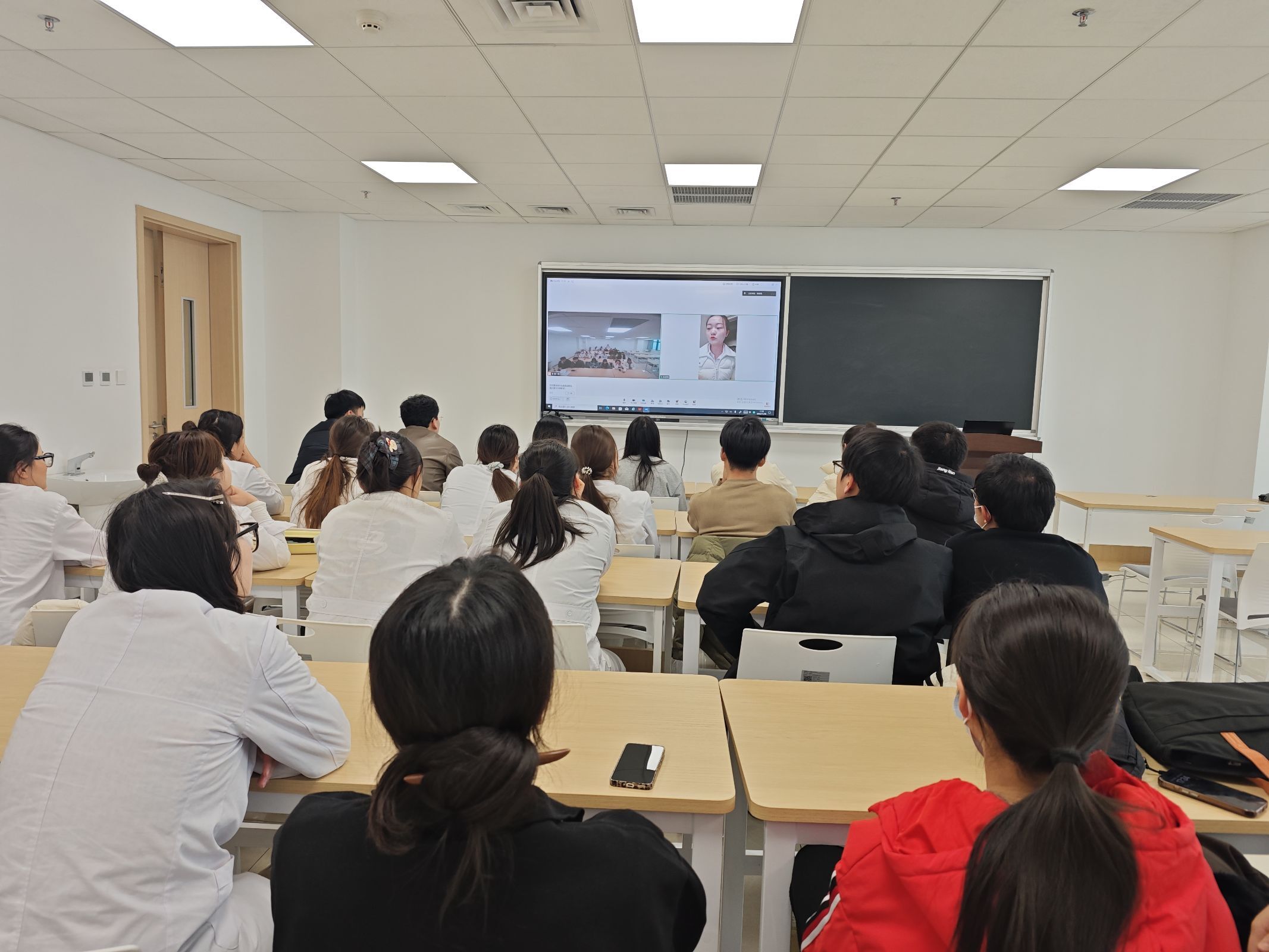 第七临床医学院成功举办“导学筑梦·朋辈领航”研究生奖学金获得者宣讲会 第七临床医学院成功举办“导学筑梦·朋辈领航”研究生奖学金获得者宣讲会